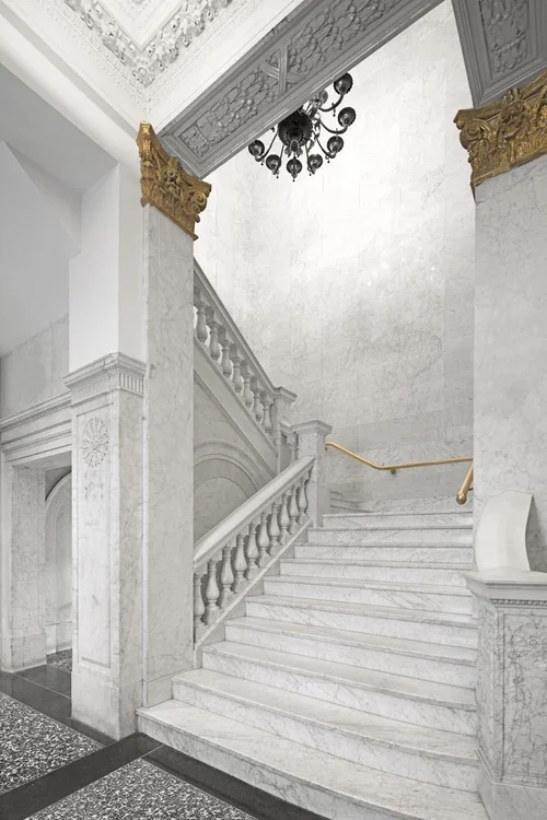 Interior+Building