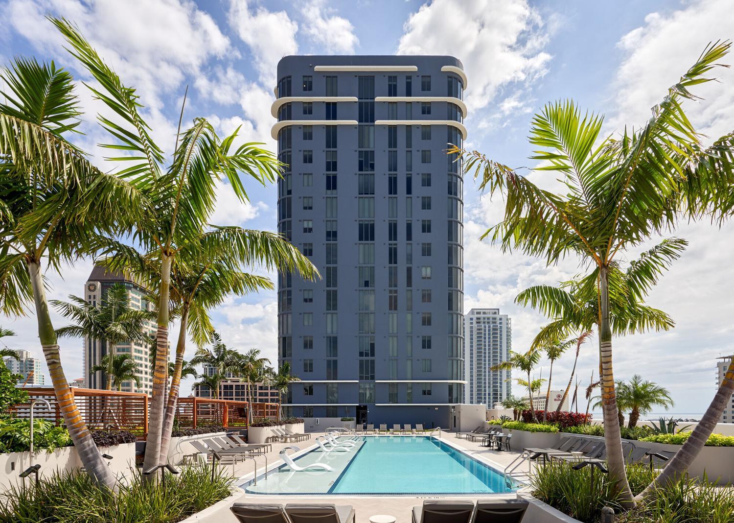 evo-apartments-saint-petersburg-fl-building-photo-4