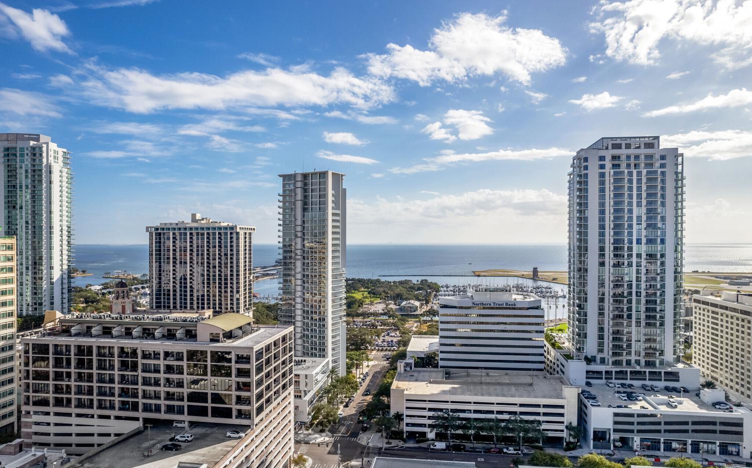 evo-apartments-saint-petersburg-fl-east-view-from-building