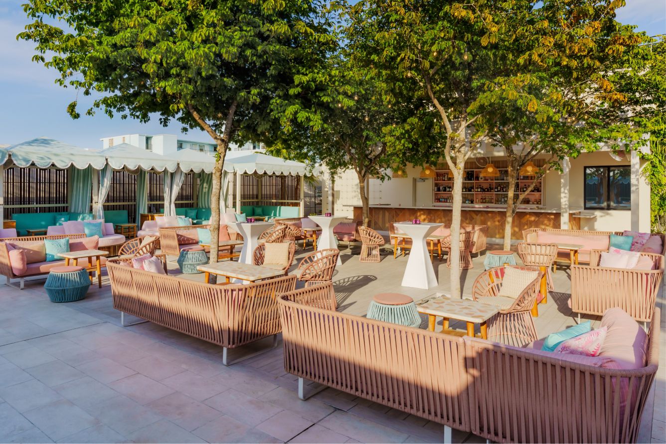 tx-miasx-goodtime-pool-seating-b-35294_Classic-Hor