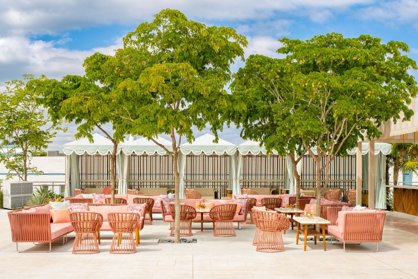 tx-miasx-outdoor-seating--15758_Classic-Hor