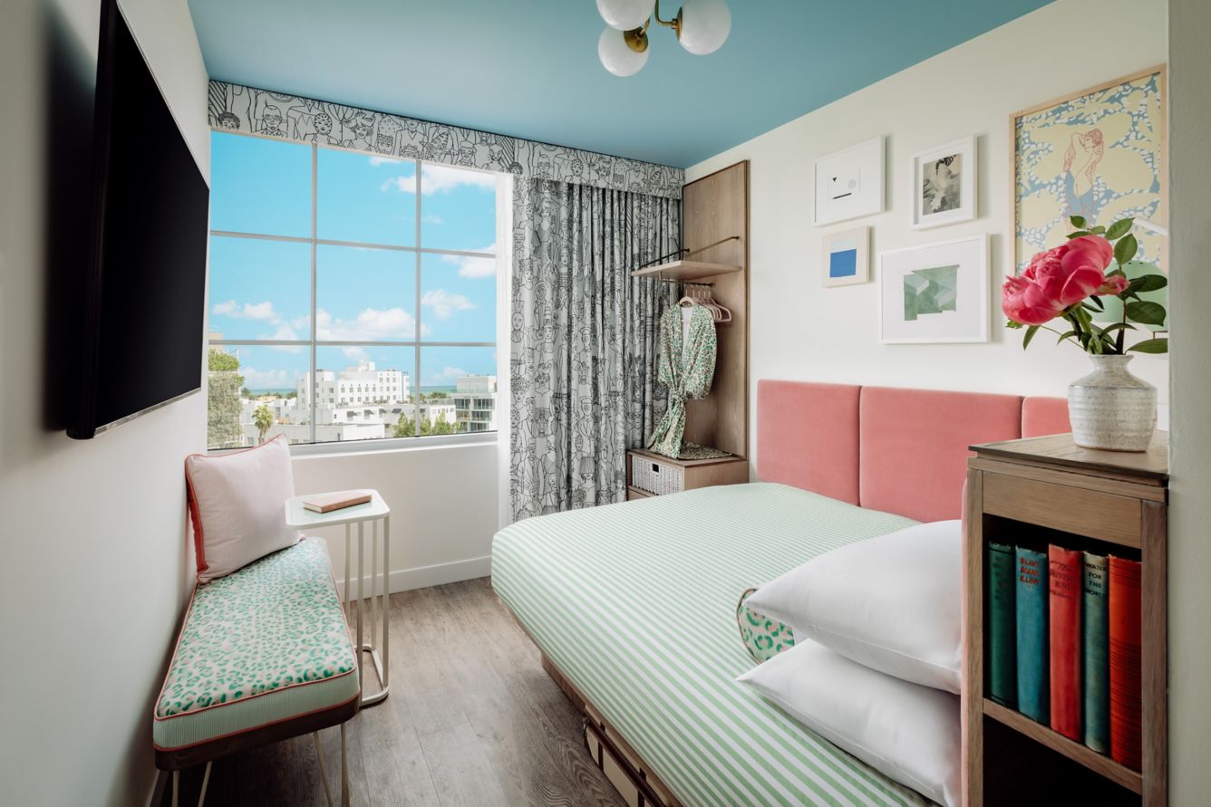 tx-miasx-queen1oceanviewfliplg-37769_Classic-Hor