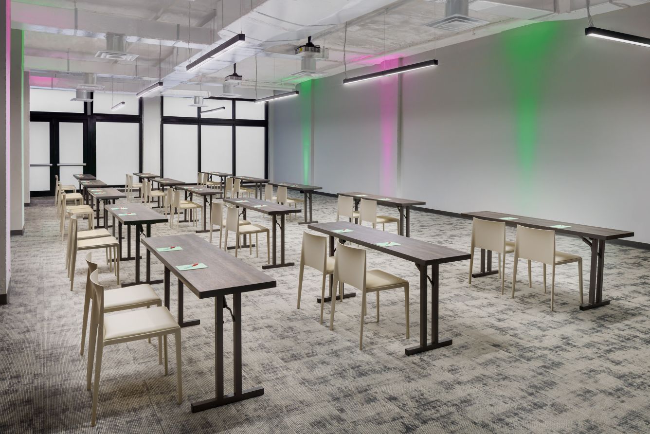 tx-miasx-wb-classroom-33832-28082_Classic-Hor